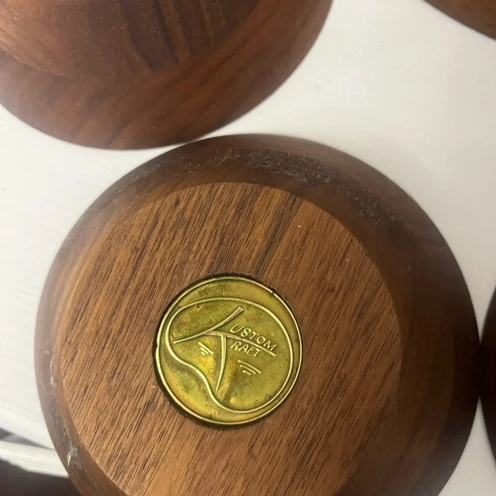 Elegant Wooden‎ Bowl Set